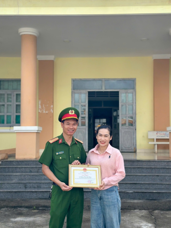 Nh&acirc;n vi&ecirc;n vệ sinh m&ocirc;i trường trả lại cọc tiền 37 , 5 triệu đồng tại gia Lai - Ảnh 2.