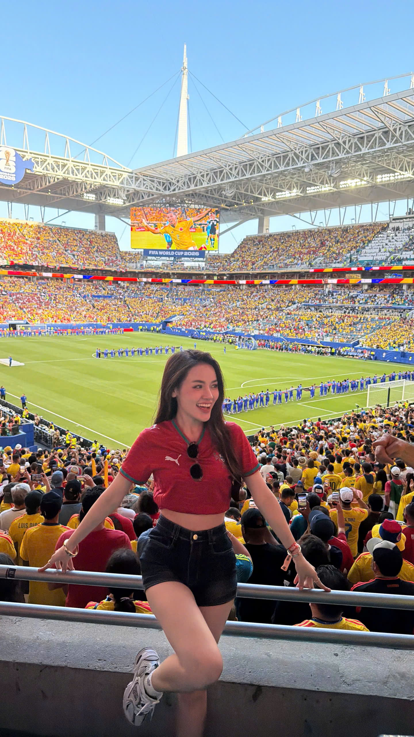 G&aacute;i đẹp Đắk Lắk check - in World Cup 2026 ở Mỹ: Cuộc sống sang chảnh v&agrave; đam m&ecirc; b&oacute;ng đ&aacute; - Ảnh 3.