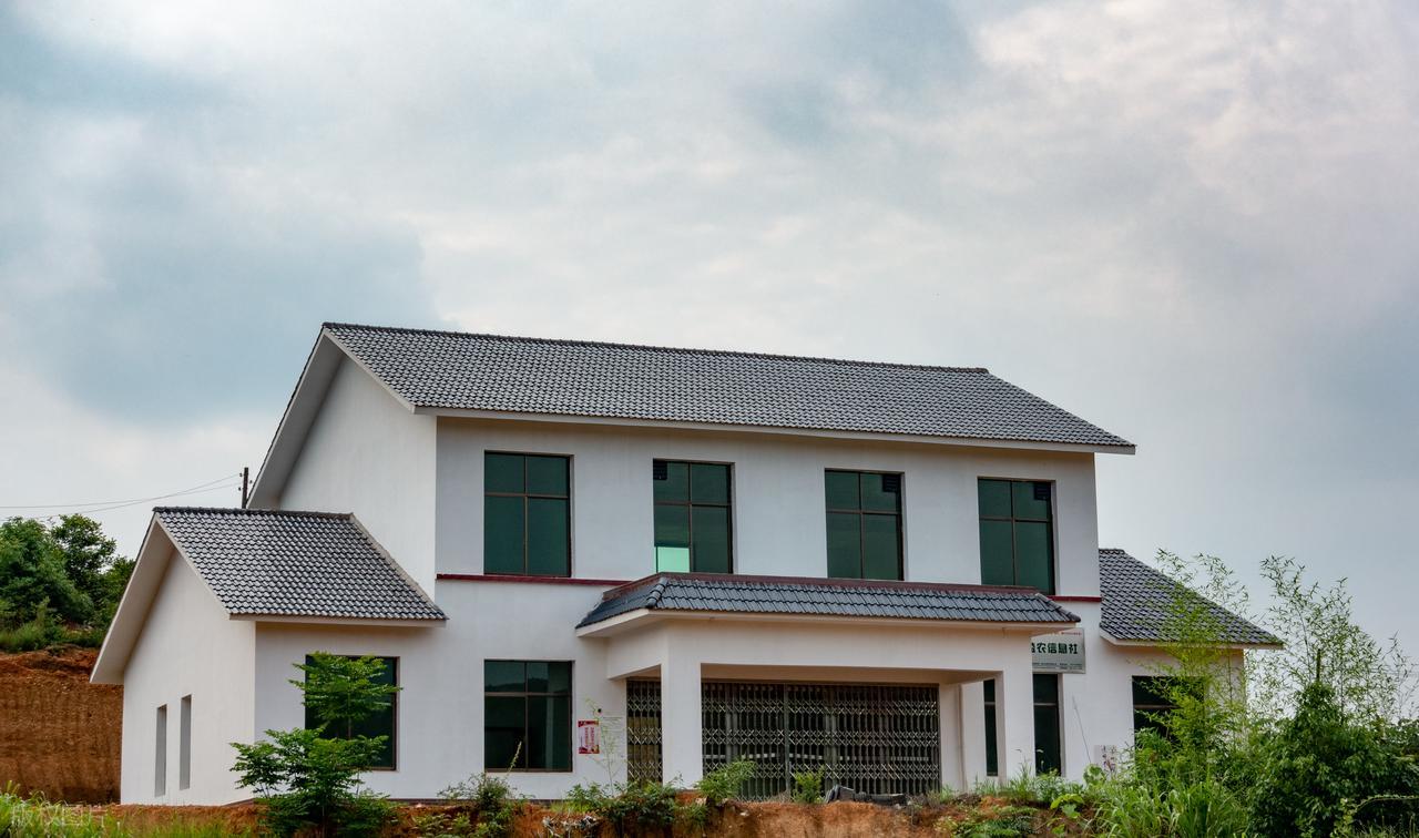 Chi gần 2,5 tỷ đồng x&acirc;y nh&agrave; ở qu&ecirc;, người đ&agrave;n &ocirc;ng đ&uacute;c kết 4 b&agrave;i học đắt gi&aacute;: 