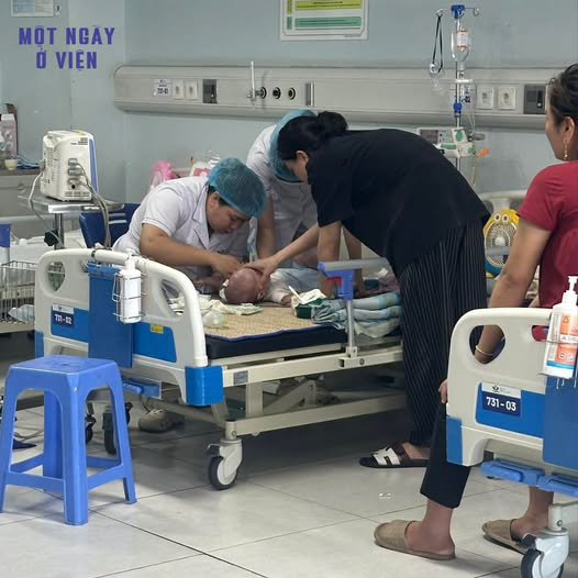 Bức ảnh khiến những người đang làm cha mẹ nhận ra: Có con rồi, bước chân vào viện nhi giống như 1 cơn ác mộng! - Ảnh 1.