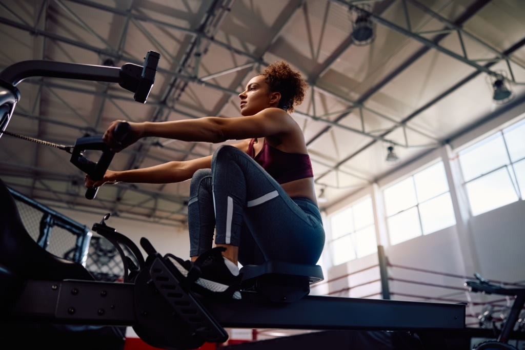 Từ ch&acirc;n chạy marathon m&igrave;nh hạc xương mai đến nữ vương HYROX thế giới: Lời giải cho b&agrave;i to&aacute;n phong độ đỉnh cao cho phụ nữ ngo&agrave;i 30 - Ảnh 5.