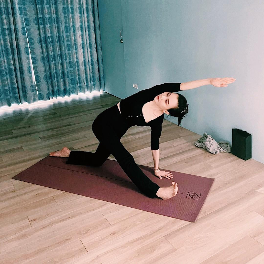 Gallery - Tiêu Tường ở tuổi 57: Bí quyết giữ gìn sức khỏe và sắc đẹp như gái 28 - image 3