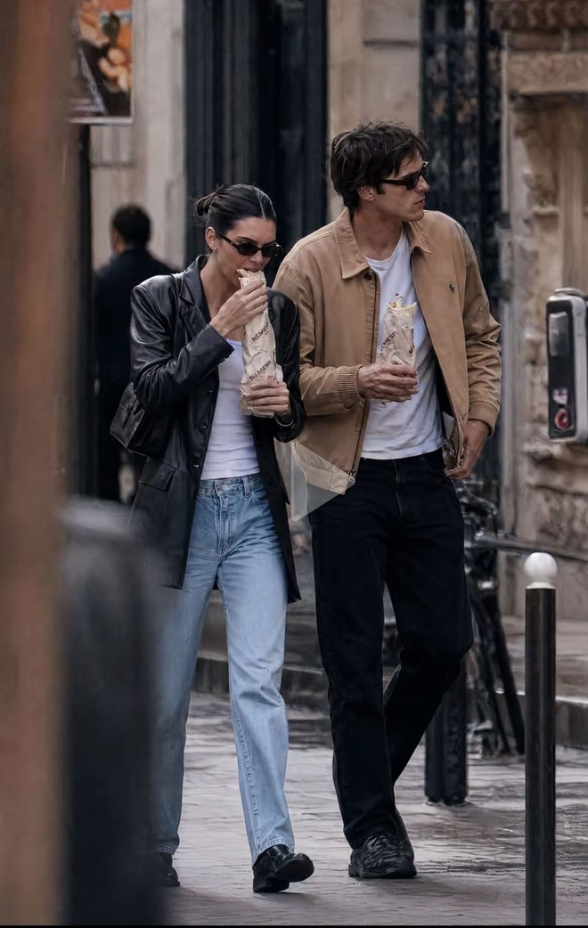 Kh&ocirc;ng cần AI gh&eacute;p đ&ocirc;i nữa v&igrave; Kendall Jenner v&agrave; Jacob Elordi đ&atilde; c&oacute; loạt ảnh đồ đ&ocirc;i thật rồi! - Ảnh 2.