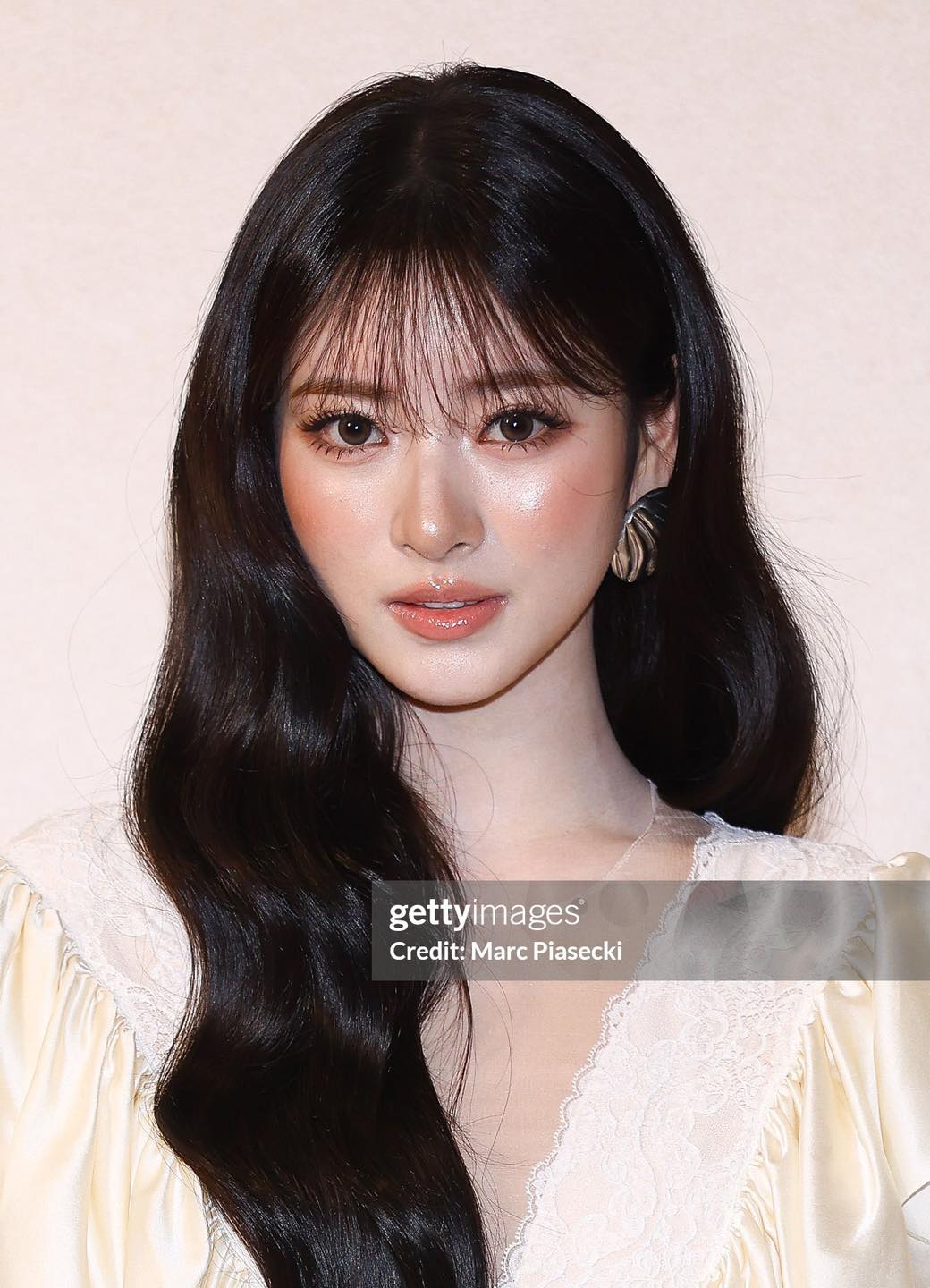 Đệ nhất mỹ nh&acirc;n showbiz thế hệ mới đẹp như tượng tạc vẫn kh&ocirc;ng h&agrave;i l&ograve;ng kh&aacute;n giả, lộ dấu vết h&uacute;t mỡ g&acirc;y sốc - Ảnh 12.