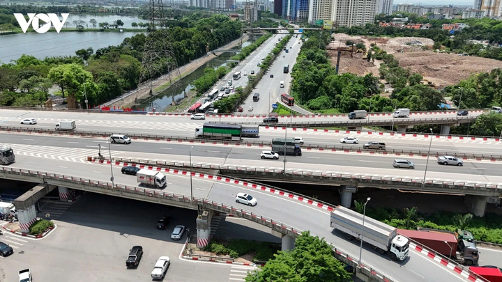 H&agrave; Nội khẩn trương kiểm tra gối cầu V&agrave;nh đai 3 sau ph&aacute;t hiện dịch chuyển - Ảnh 1.