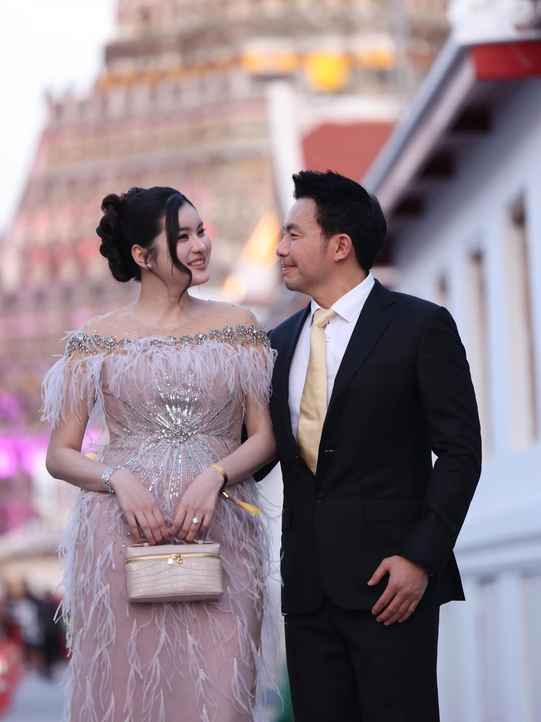 B&aacute;c sĩ thẩm mỹ v&agrave; hot girl Aon Somrutai: Cuộc sống xa hoa , chờ đ&oacute;n con đầu l&ograve;ng năm 2025 - Ảnh 1.