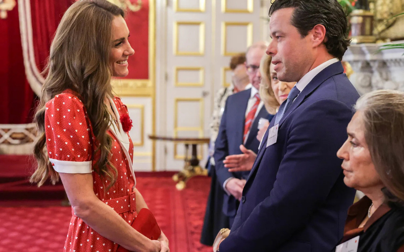 Vương phi Kate c&ocirc;ng khai t&igrave;nh cảm với Th&acirc;n vương William tại sự kiện ho&agrave;ng gia 2026 - Ảnh 2.