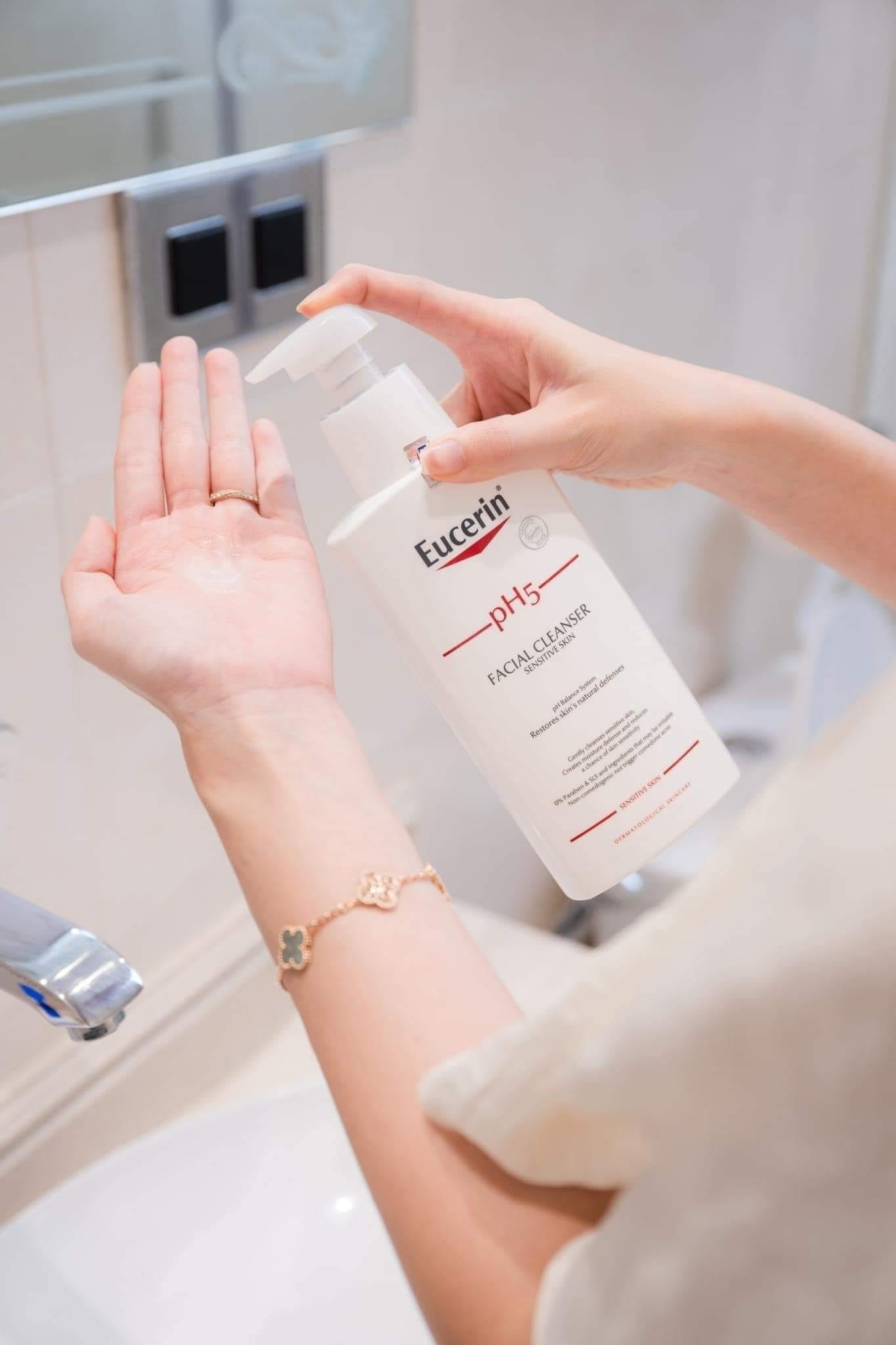 B&aacute;c sĩ da liễu chỉ ra c&aacute;ch rửa mặt gi&uacute;p da đẹp l&ecirc;n thấy r&otilde; chỉ sau 30 gi&acirc;y  - Ảnh 6.