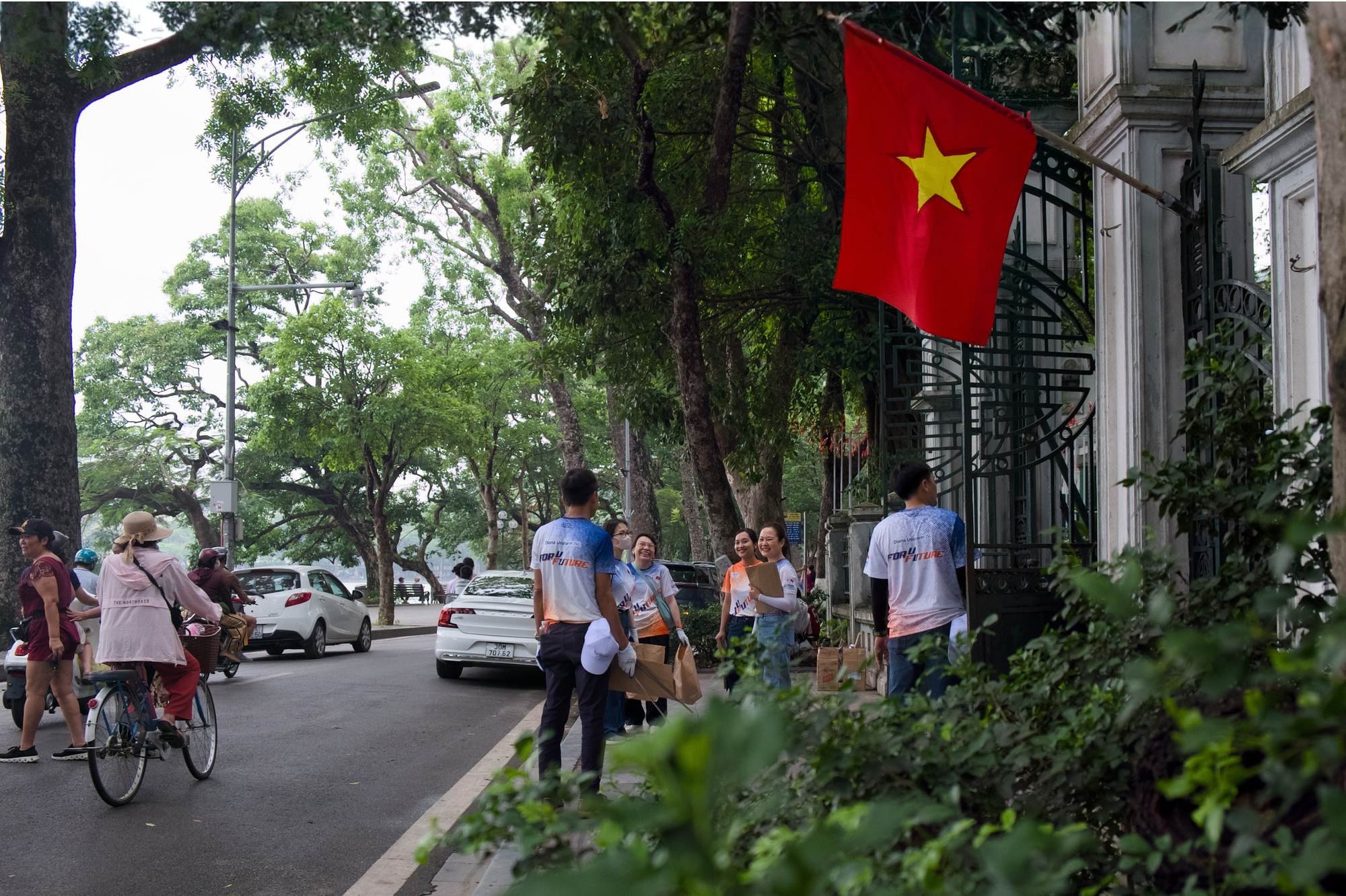 Hàng trăm cán bộ, nhân viên Diana Unicharm xuống phố dọn dẹp, hưởng ứng Ngày môi trường thế giới 2026 - Ảnh 10.