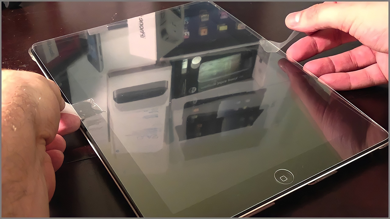 Chiếc iPad của chồng xưa nay để mở, h&ocirc;m qua bỗng dưng c&agrave;i mật khẩu, t&ocirc;i bấm bừa để rồi sững sờ với m&agrave;n h&igrave;nh hiện ra- Ảnh 1.