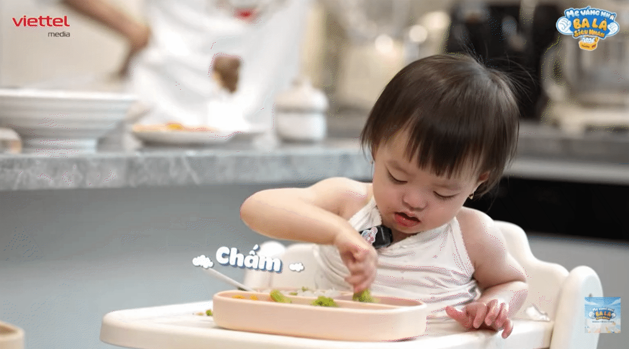 Suli con gái út của Tuấn Dương - Lucie Nguyễn - Ảnh 1.