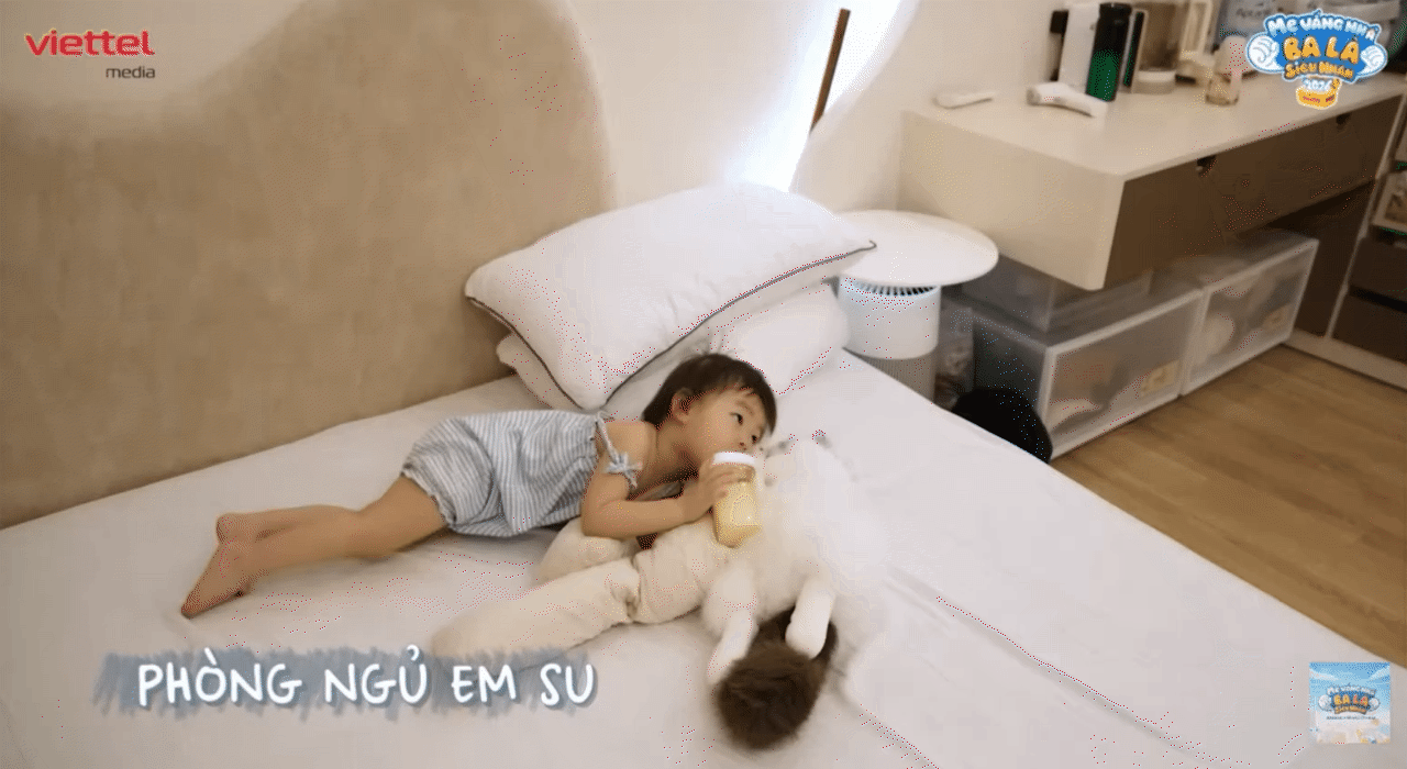 Suli con gái út của Tuấn Dương - Lucie Nguyễn - Ảnh 2.