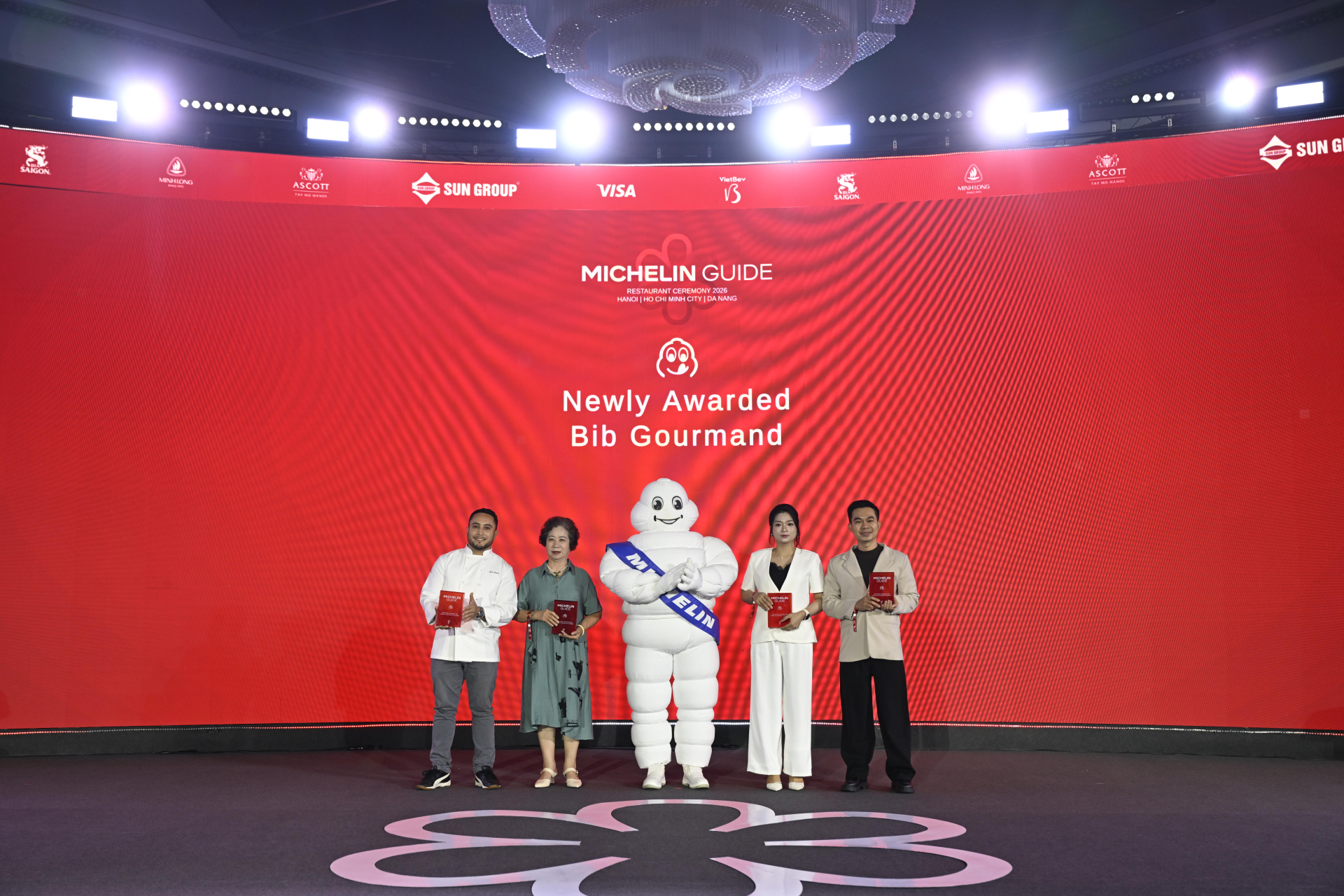 Phở Chị Mơ: Từ đ&oacute;ng cửa đến danh hiệu Michelin Bib Gourmand 2026 - Ảnh 2.