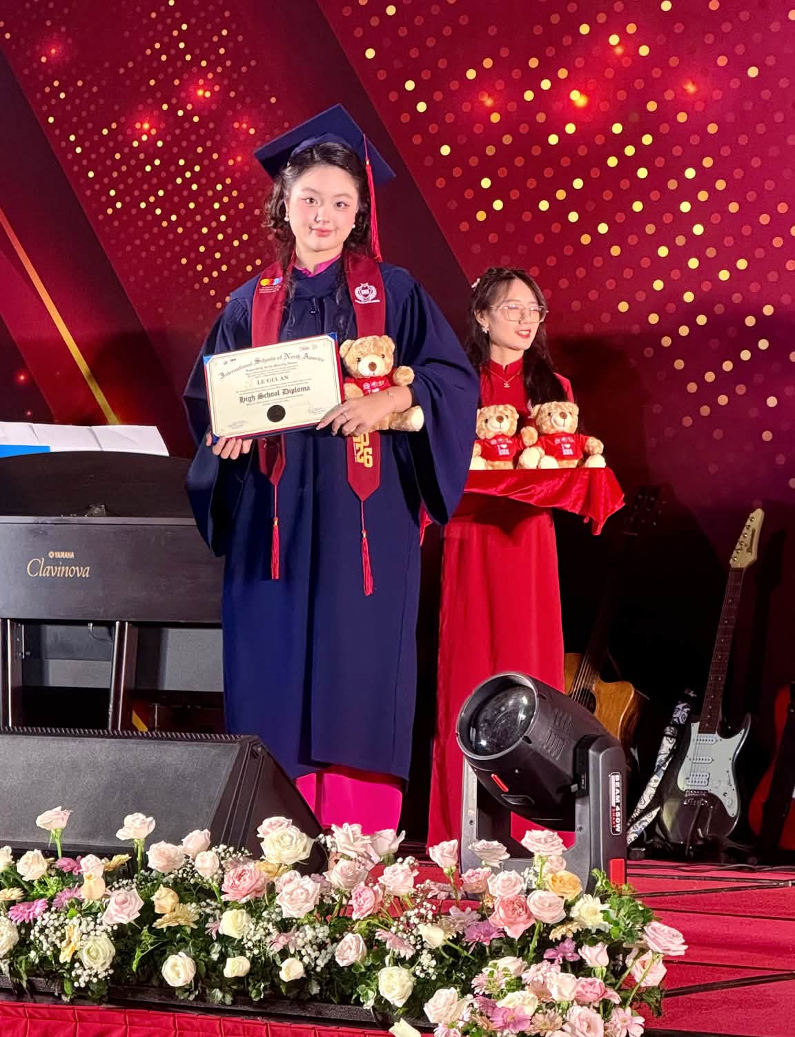 Con g&aacute;i Thu&yacute; Hạnh - Minh Khang lột x&aacute;c sau 12 năm: 