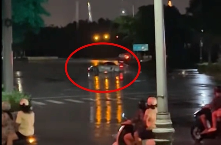 X&aacute;c minh t&agrave;i xế Porsche drift g&acirc;y n&aacute;o loạn khu đ&ocirc; thị Sala tại TP . HCM - Ảnh 1.