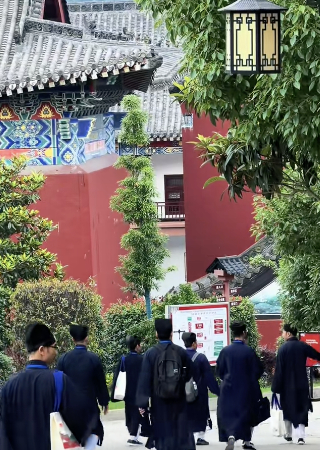 Du học sinh Việt g&acirc;y sốt với vlog tại Học viện Đạo gi&aacute;o V&otilde; Đang năm 2026 - Ảnh 2.