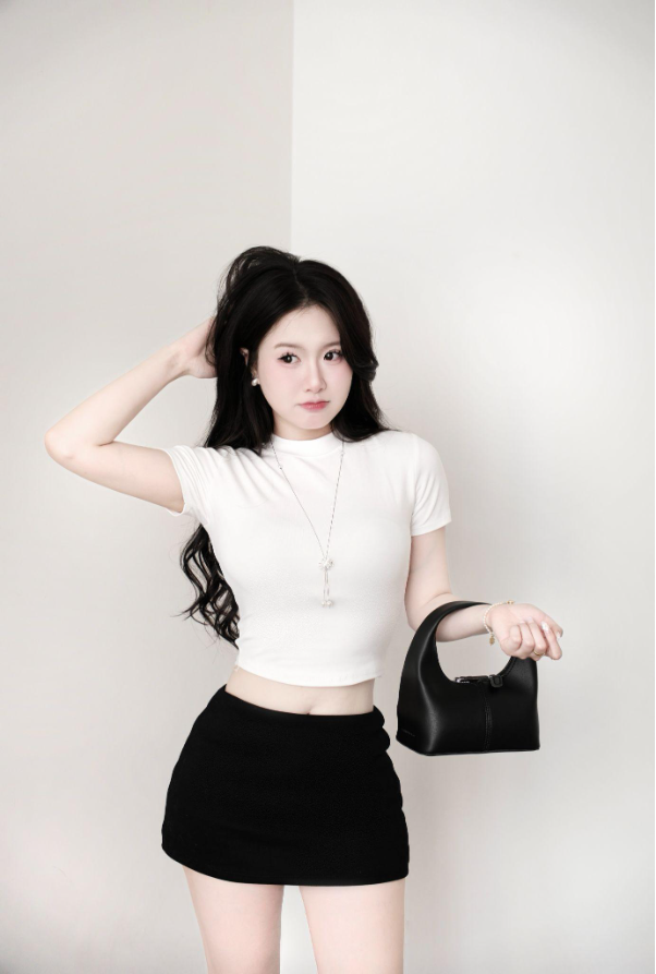 Đứng trước tủ đồ mỗi s&aacute;ng v&agrave; kh&ocirc;ng biết mặc g&igrave;? C&oacute; lẽ bạn đang thiếu những m&oacute;n đồ cứ mặc l&agrave; đẹp - Ảnh 1.