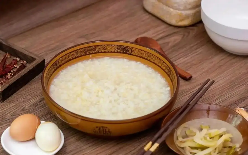 Dược sĩ nói thẳng: Ngủ dậy mà thấy 3 dấu hiệu này, dễ là đã mắc tiểu đường rồi - Ảnh 2.