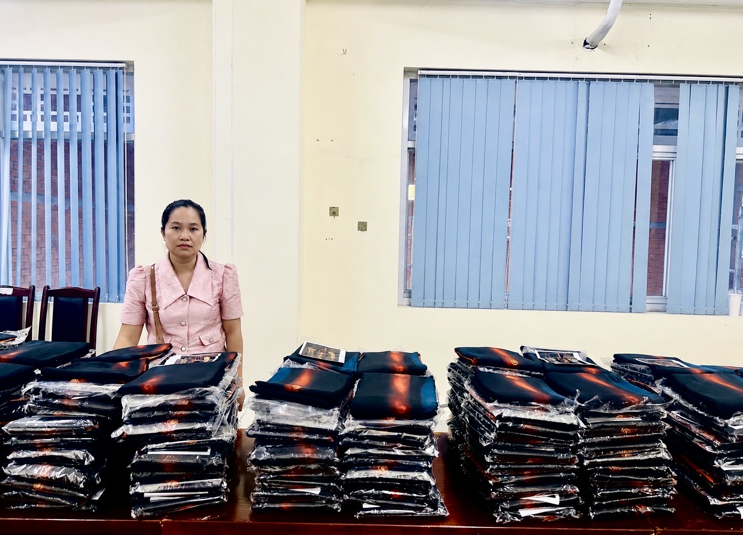 C&ocirc;ng an TPHCM khởi tố chủ sở hữu thương hiệu vải &aacute;o d&agrave;i Đất L&agrave;nh - Ảnh 2.