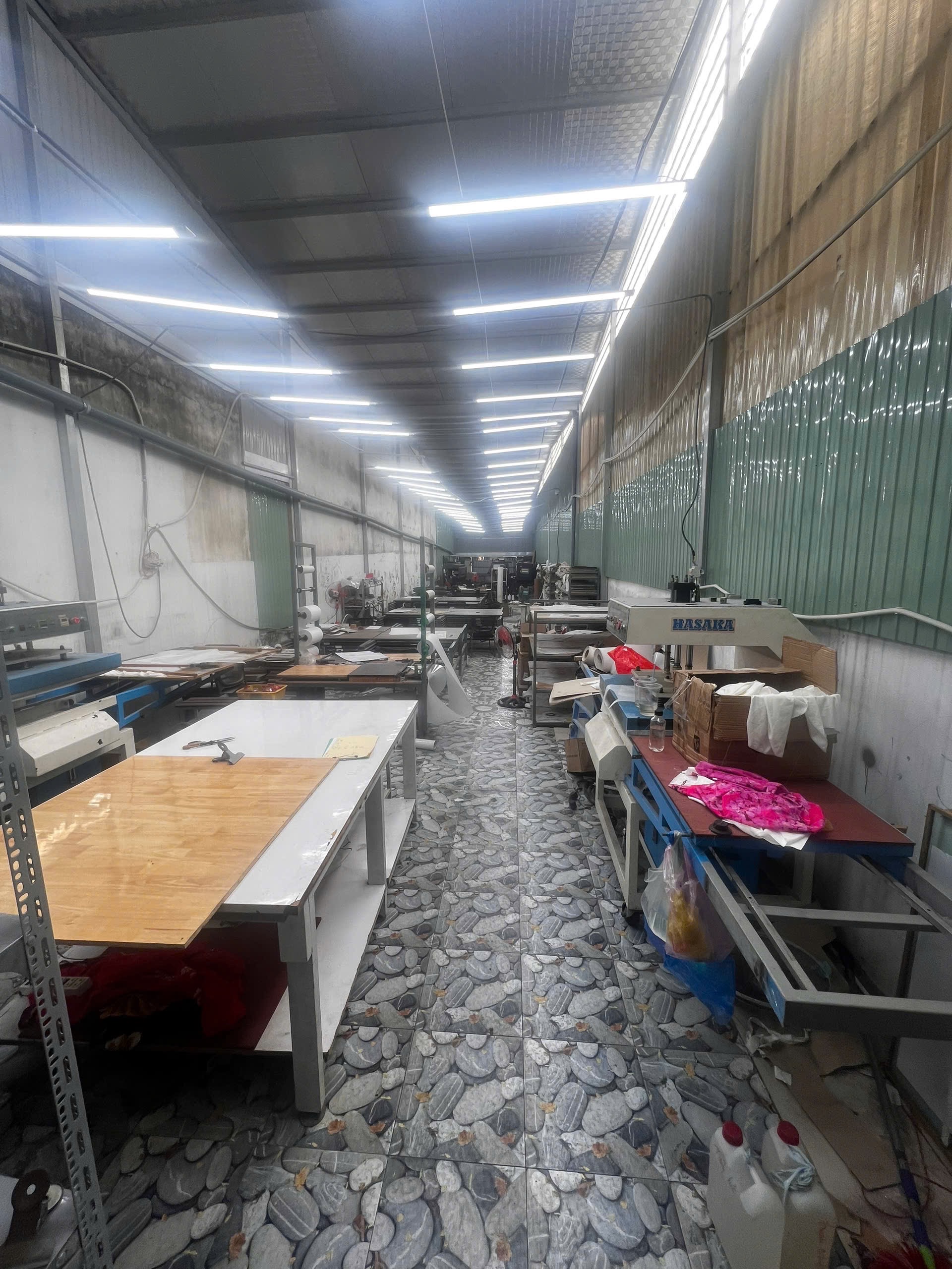 C&ocirc;ng an TPHCM khởi tố chủ sở hữu thương hiệu vải &aacute;o d&agrave;i Đất L&agrave;nh - Ảnh 9.