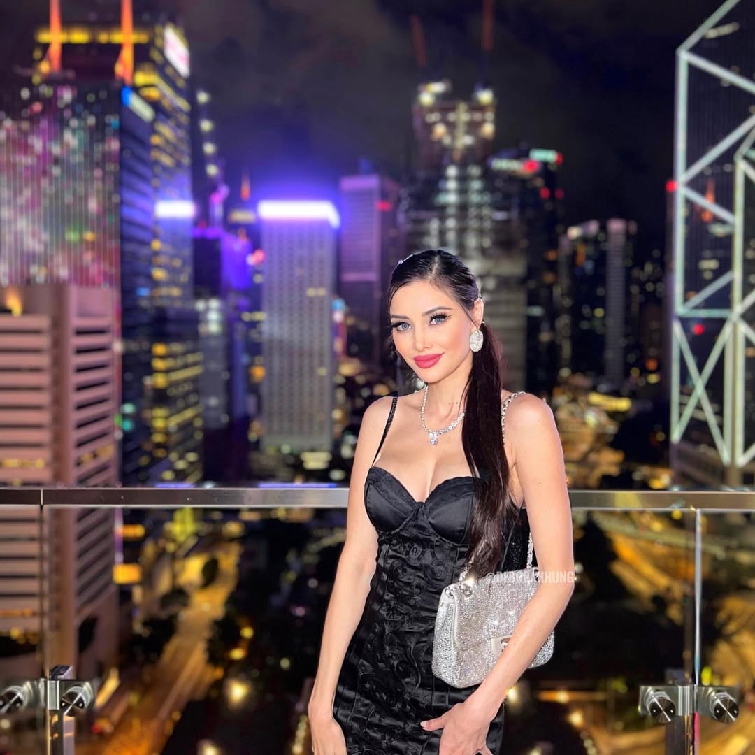 Cuộc sống xa hoa của Deborah Hung: Ph&uacute; b&agrave; m&ecirc; sưu tầm kim cương trắng năm 2026 - Ảnh 3.