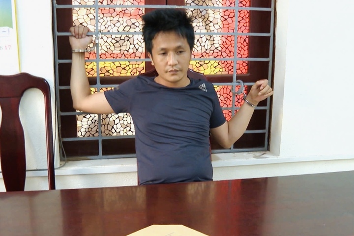 Trung t&aacute; C&ocirc;ng an bị con nghiện ma t&uacute;y đ&acirc;m trọng thương tại Thanh H&oacute;a - Ảnh 2.
