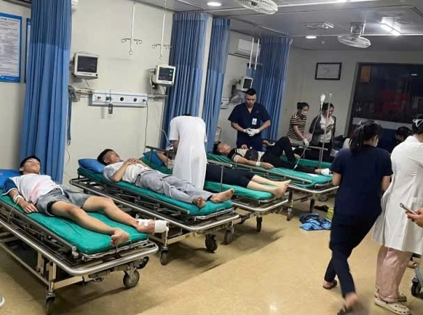 Thông tin mới về vụ tai nạn liên hoàn trên cao tốc Tuyên Quang - Phú Thọ ngày 8 - 6 - Ảnh 1. Thông tin mới về vụ tai nạn liên hoàn trên cao tốc Tuyên Quang - Phú Thọ ngày 8 - 6 - Ảnh 1.