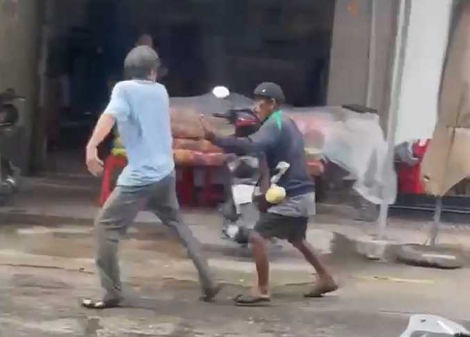 Người đ&agrave;n &ocirc;ng b&aacute;n v&eacute; số bị đ&acirc;m tử vong: M&acirc;u thuẫn b&ugrave;ng ph&aacute;t kinh ho&agrave;ng tại Đồng Th&aacute;p - Ảnh 1.