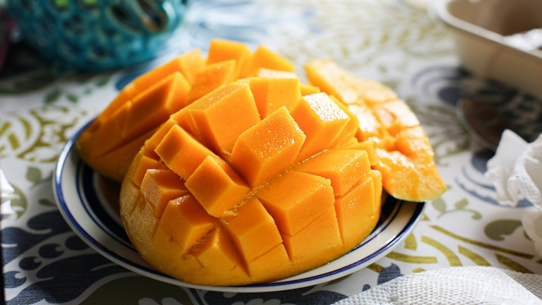 Người phụ nữ 50 tuổi bị lo&atilde;ng xương v&igrave; thường xuy&ecirc;n ăn b&aacute;nh m&igrave;, b&aacute;c sĩ tiết lộ 1 thủ phạm - Ảnh 5.