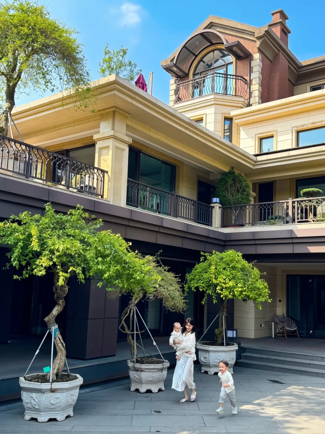 Biệt thự độc lập 1000 m2: Cuộc sống như một khu nghỉ dưỡng trong nh&agrave; tuyệt vời - Ảnh 1.