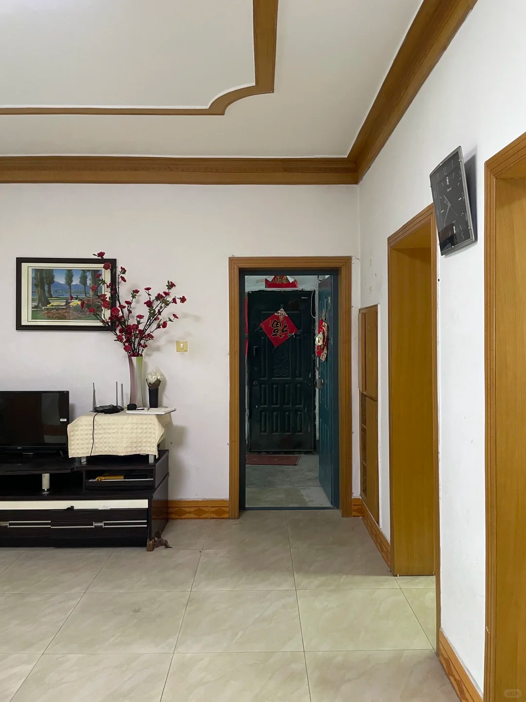Kh&ocirc;ng phải c&ocirc;ng ch&uacute;a nhưng sống trong 