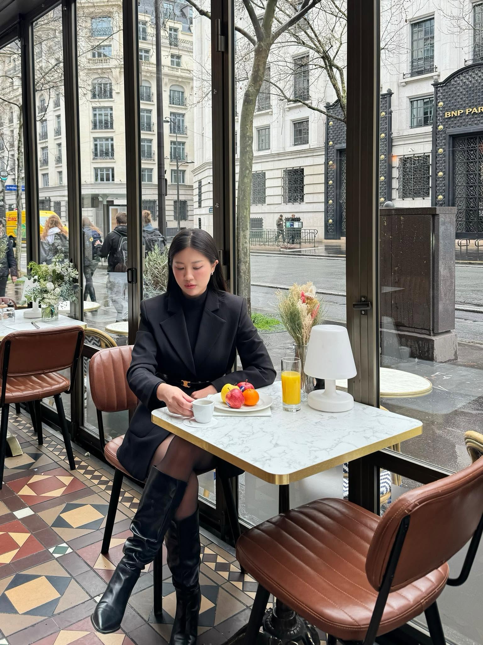 Bác sĩ Khổng Hạnh Nguyên và phong cách old money nổi bật trên mạng xã hội - Ảnh 13. Bác sĩ Khổng Hạnh Nguyên và phong cách old money nổi bật trên mạng xã hội - Ảnh 13.