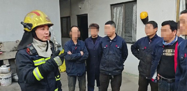 B&eacute; trai 12 tuổi g&acirc;y ra hỏa hoạn v&agrave; b&agrave;i học về an to&agrave;n cho trẻ em - Ảnh 3.