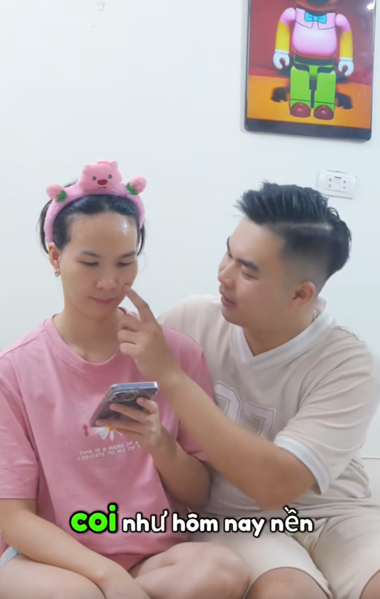 Anh chồng bước ra từ tiểu thuyết: Tự học make up để trang điểm cho vợ, m&agrave;n 