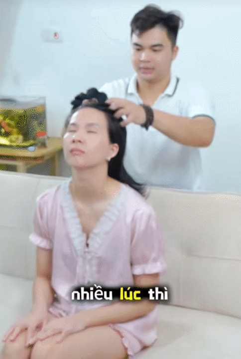 Anh chồng bước ra từ tiểu thuyết: Tự học make up để trang điểm cho vợ, m&agrave;n 
