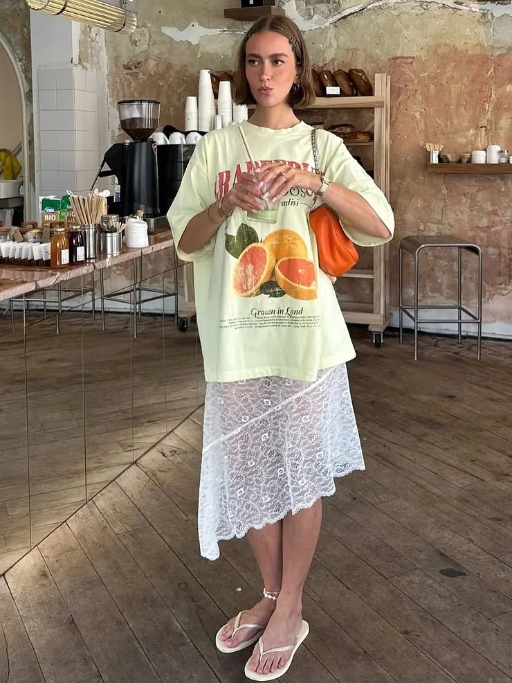 12 outfit với &aacute;o thun đơn giản nhưng mặc l&ecirc;n ai cũng khen c&oacute; gu - Ảnh 13.