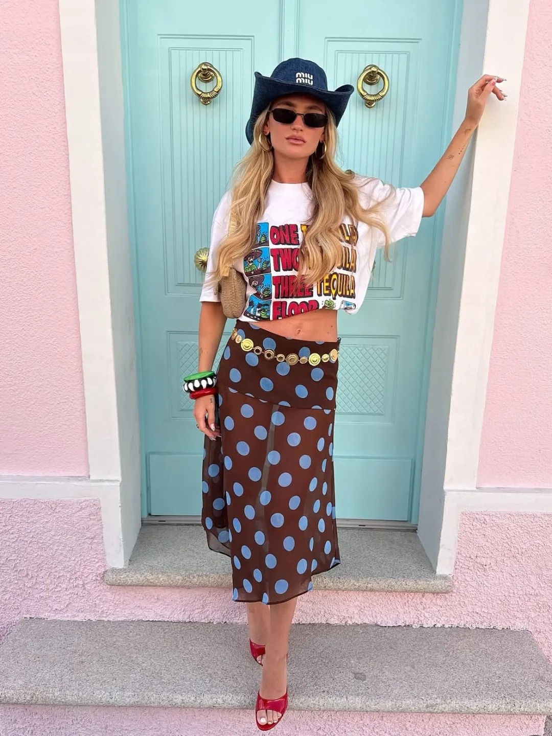 12 outfit với &aacute;o thun đơn giản nhưng mặc l&ecirc;n ai cũng khen c&oacute; gu - Ảnh 8.