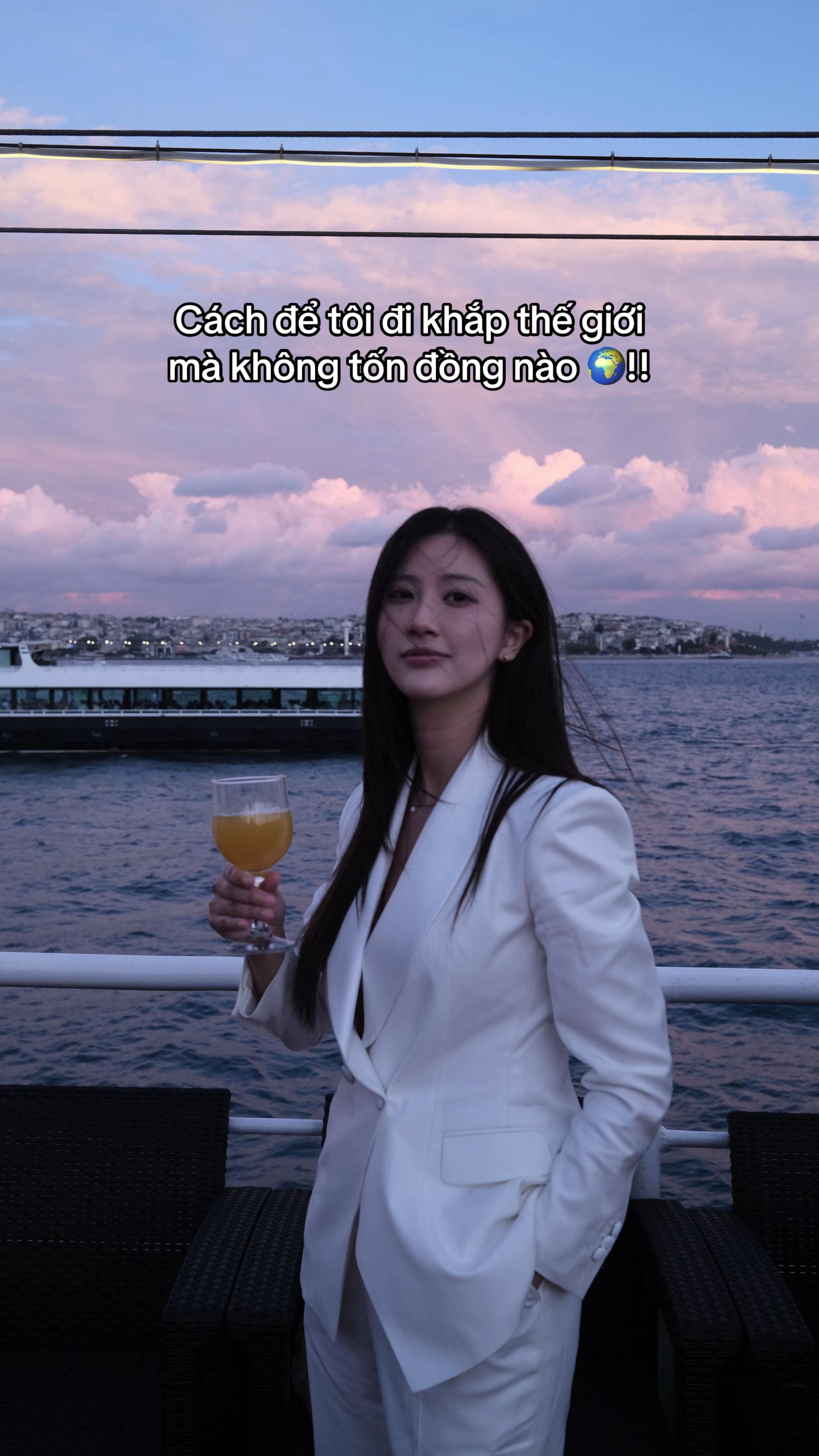 Bác sĩ Khổng Hạnh Nguyên và phong cách old money nổi bật trên mạng xã hội - Ảnh 3. Bác sĩ Khổng Hạnh Nguyên và phong cách old money nổi bật trên mạng xã hội - Ảnh 3.