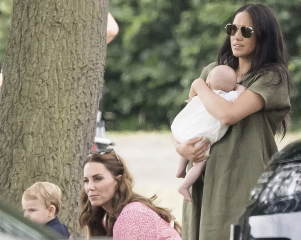 Mối quan hệ giữa Vương phi Kate v&agrave; Meghan Markle hiện ra sao trong năm 2026? - Ảnh 4.