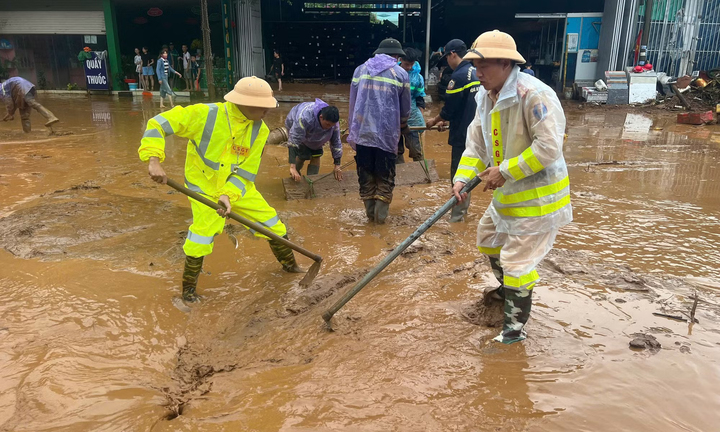 Mưa lũ Sơn La g&acirc;y sập khu nh&agrave; b&aacute;n tr&uacute; Trường Tiểu học v&agrave; THCS Mường Trai - Ảnh 3.