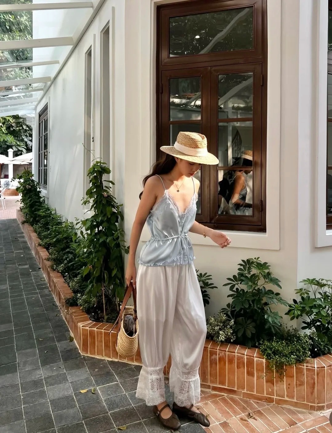 Quần phồng d&aacute;ng m&acirc;y: Chiếc quần 
