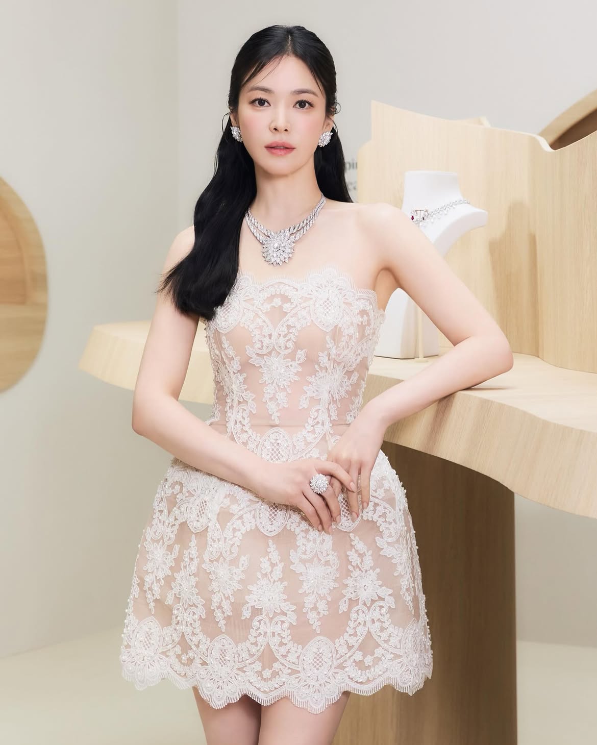 Song Hye Kyo c&oacute; chỗ dựa mới: CEO Shin Jae Ho v&agrave; sự khởi đầu mới năm 2026 - Ảnh 1.