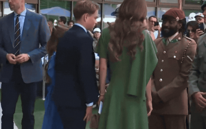 Gia đ&igrave;nh Th&acirc;n vương William xuất hiện tại Wimbledon C&ocirc;ng ch&uacute;a Charlotte chiếm spotlight - Ảnh 4.