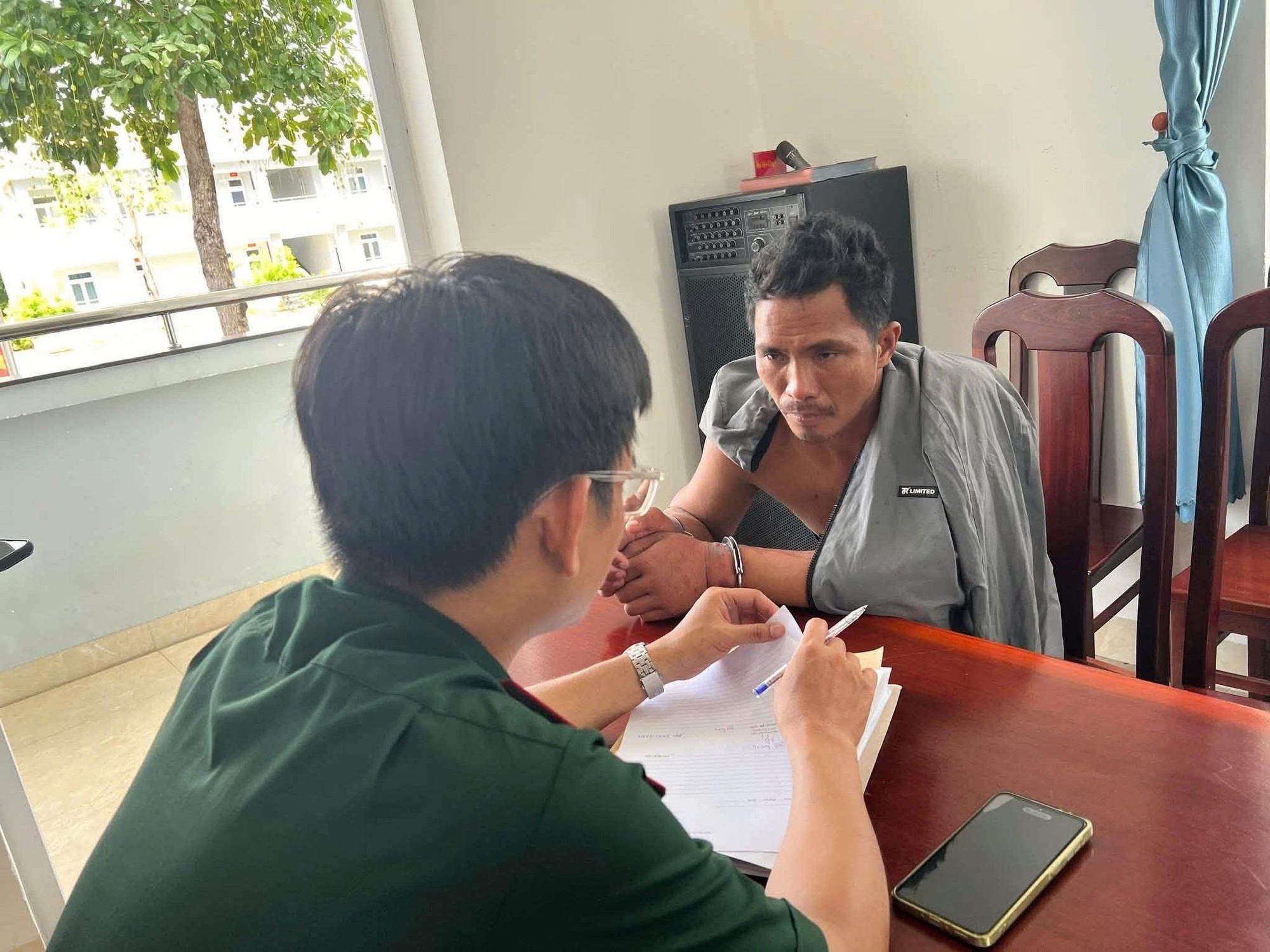 Thuyền vi&ecirc;n bị đồng nghiệp đ&acirc;m tử vong ở v&ugrave;ng biển TP . HCM g&acirc;y r&uacute;ng động - Ảnh 1.