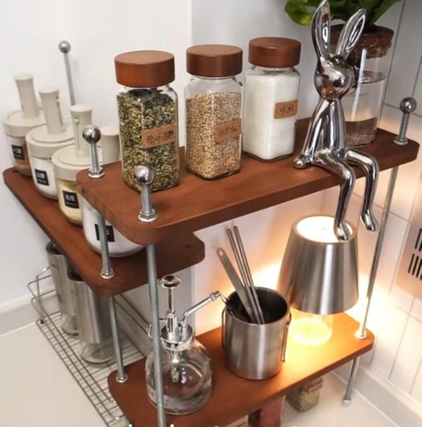 Đừng chất chồng chai lọ trên mặt bếp nữa: 6 cách lưu trữ gia vị khiến nhiều người tiếc vì biết quá muộn - Ảnh 1.