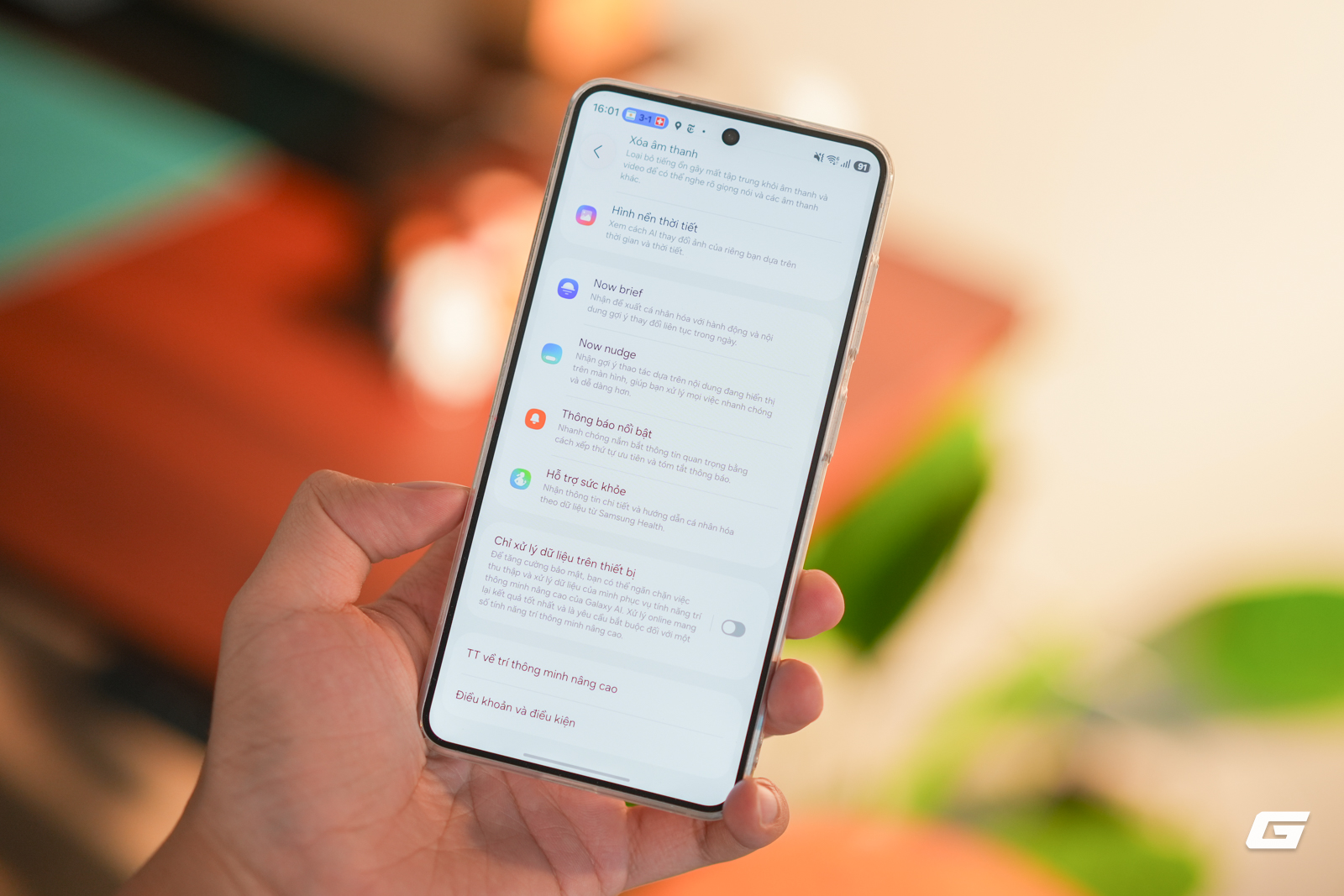 Từ danh hiệu 2025 tới Galaxy S26, Samsung đặt màn hình chống nhìn trộm đầu tiên thế giới vào túi người Việt - Ảnh 4.