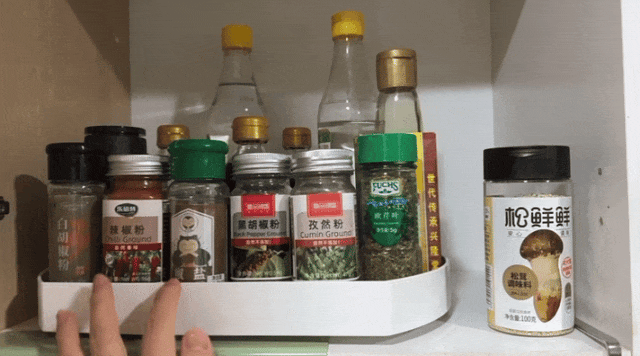 Đừng chất chồng chai lọ trên mặt bếp nữa: 6 cách lưu trữ gia vị khiến nhiều người tiếc vì biết quá muộn - Ảnh 2.