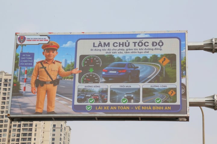 H&agrave; Nội lắp 36 m&agrave;n h&igrave;nh Led cập nhật &ugrave;n tắc , ngập &uacute;ng thời gian thực 2026 - Ảnh 3.