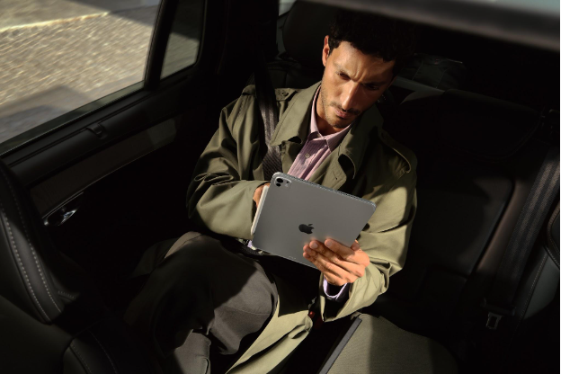 Mua iPad để mang đi học, đi l&agrave;m: Gọn nhẹ chưa chắc l&agrave; lựa chọn tiết kiệm nhất - Ảnh 2.