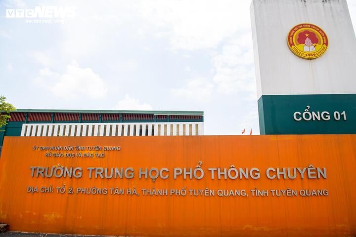 Khởi tố 19 bị can trong vụ 147 điểm 10 m&ocirc;n To&aacute;n tại Tuy&ecirc;n Quang - Ảnh 2.